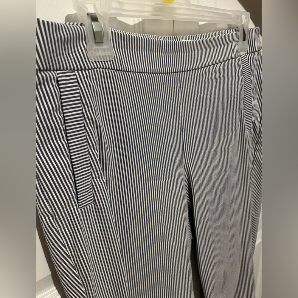 Capri pants - Picture 2 of 3